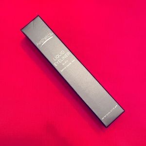 Aesthetica Liquid Eyeliner - black